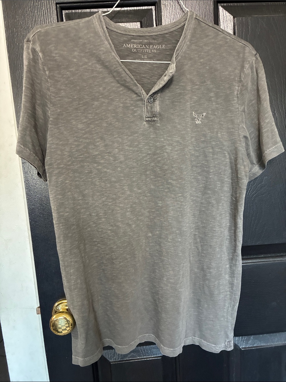 American Eagle Outfitters Men’s Gray Short-Sleeve Henley